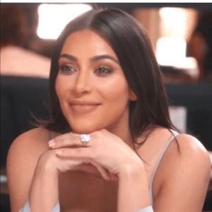 Meet your Posher, Hally